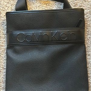 Calvin Klein Black Womens crossbody purse